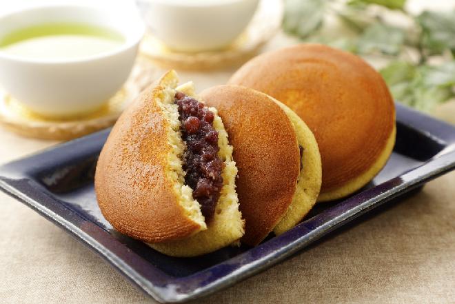 Ciasteczka Dorayaki: japońskie naleśniczki z pastą fasolową